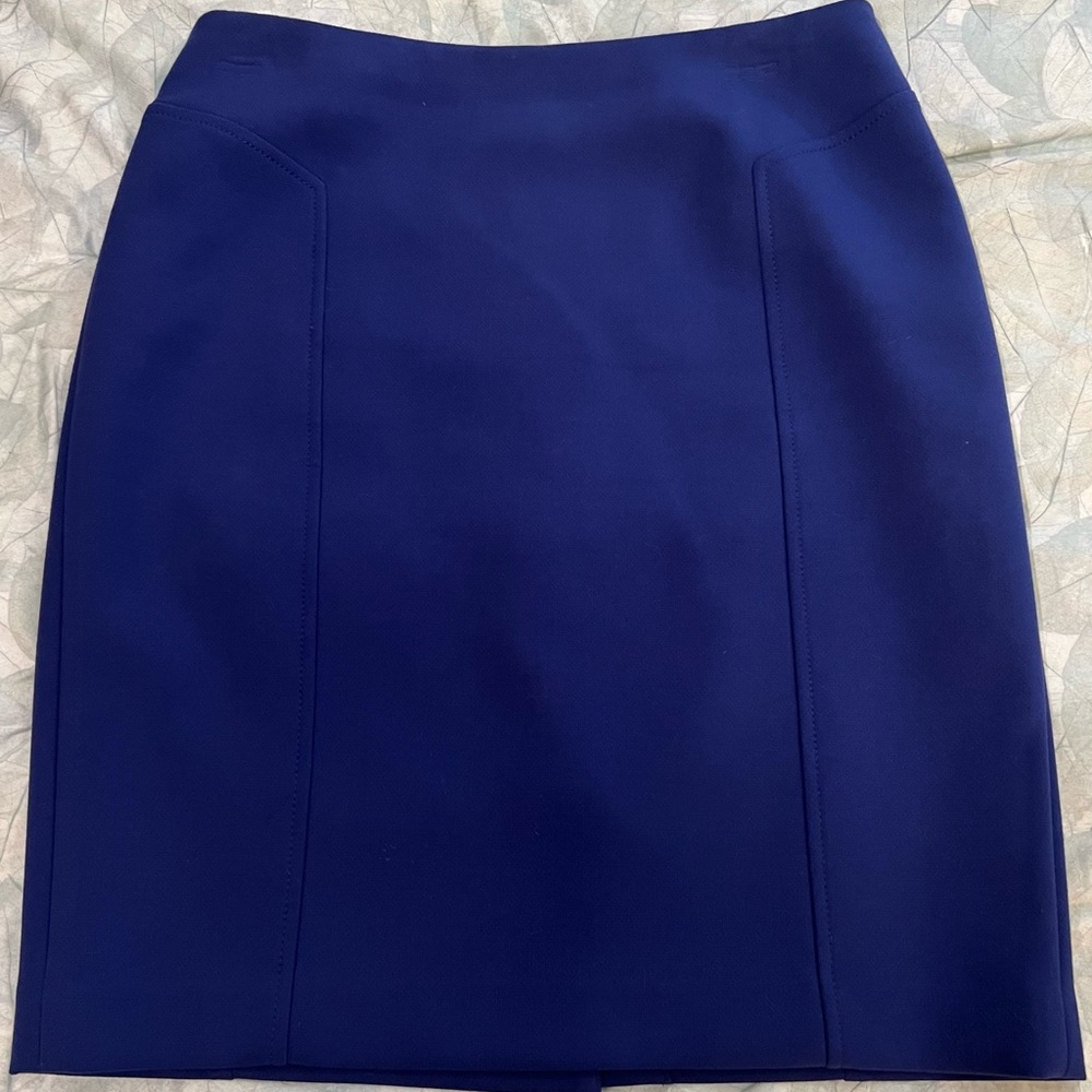 Halogen Women's Lined Pencil Skirt with Back Slit | Sz. 8P in Bright Blue